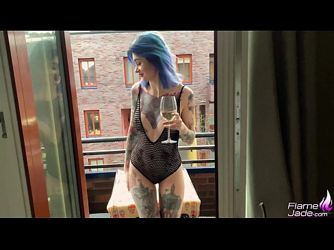 ❤️ Ragazza tremenda chì succhia cù una bocca è cazzo appassionatamente sottu à u celu apertu Super porn à co.kutjeporno.ru ﹏
